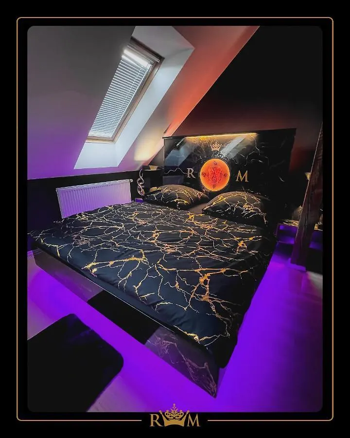 Rm Luxury Apartment In Prague • 6 People • Free Parking • Pets