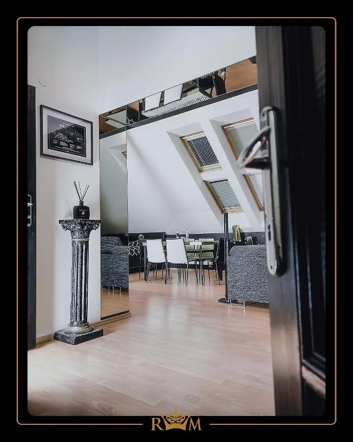 Rm Luxury Apartment In Prague • 6 People • Free Parking • Pets