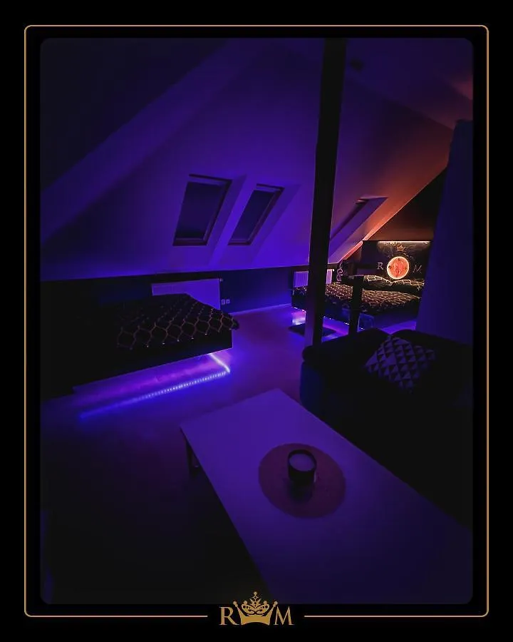 Rm Luxury Apartment In Prague • 6 People • Free Parking • Pets