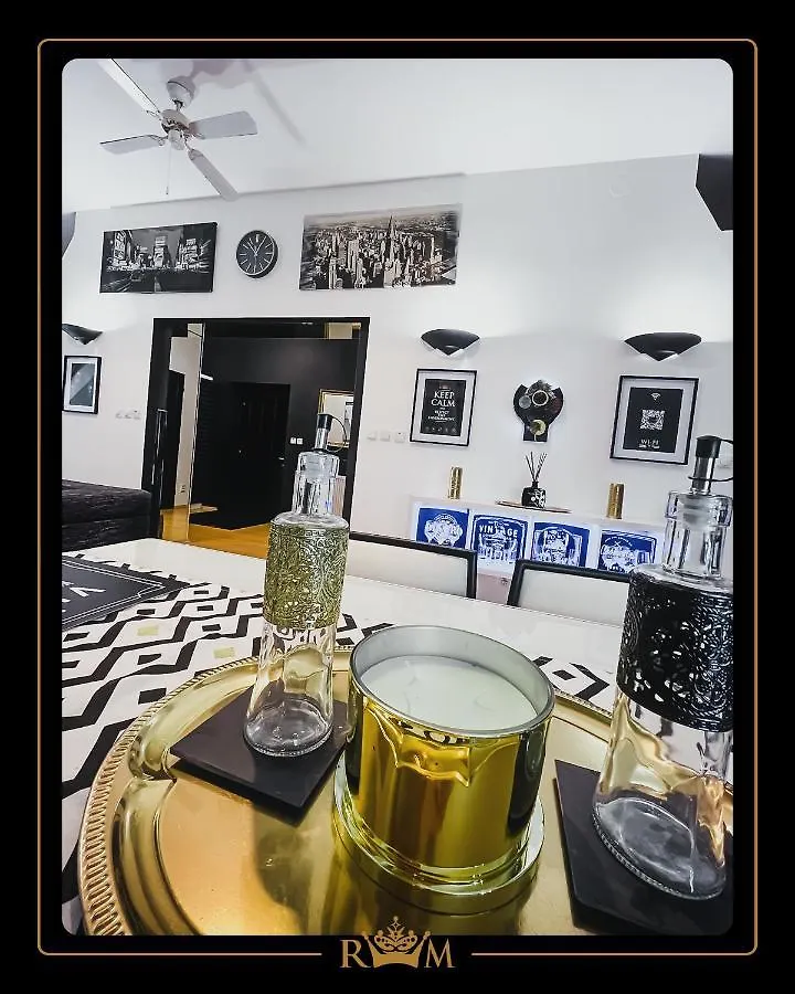 Rm Luxury Apartment In Prague • 6 People • Free Parking • Pets 0*,