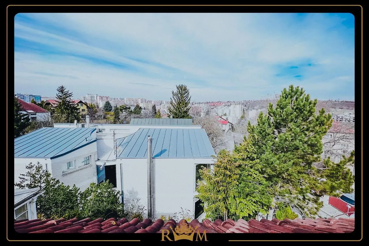 Rm Luxury Apartment In Prague • 6 People • Free Parking • Pets