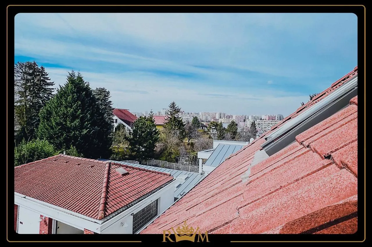 Rm Luxury Apartment In Prague • 6 People • Free Parking • Pets